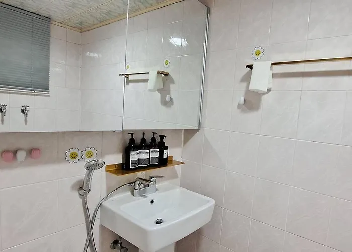 Apartamento 2 Daebang Station Yeouido Hangang Park Nodeul Island Seúl